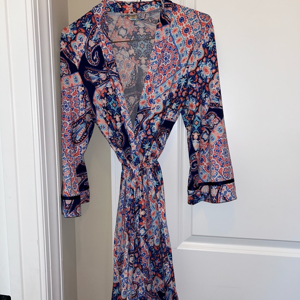 New Direction Robe - Picture 3 of 4